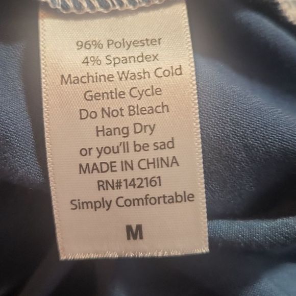 𝅺LULAROE Randy top medium solid blue - Picture 4 of 4